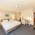 Flora Aparthotel