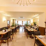 Aparthotel Flora