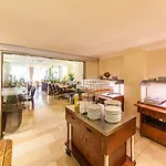 Flora Aparthotel 4*
