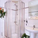 Flora Aparthotel 4*