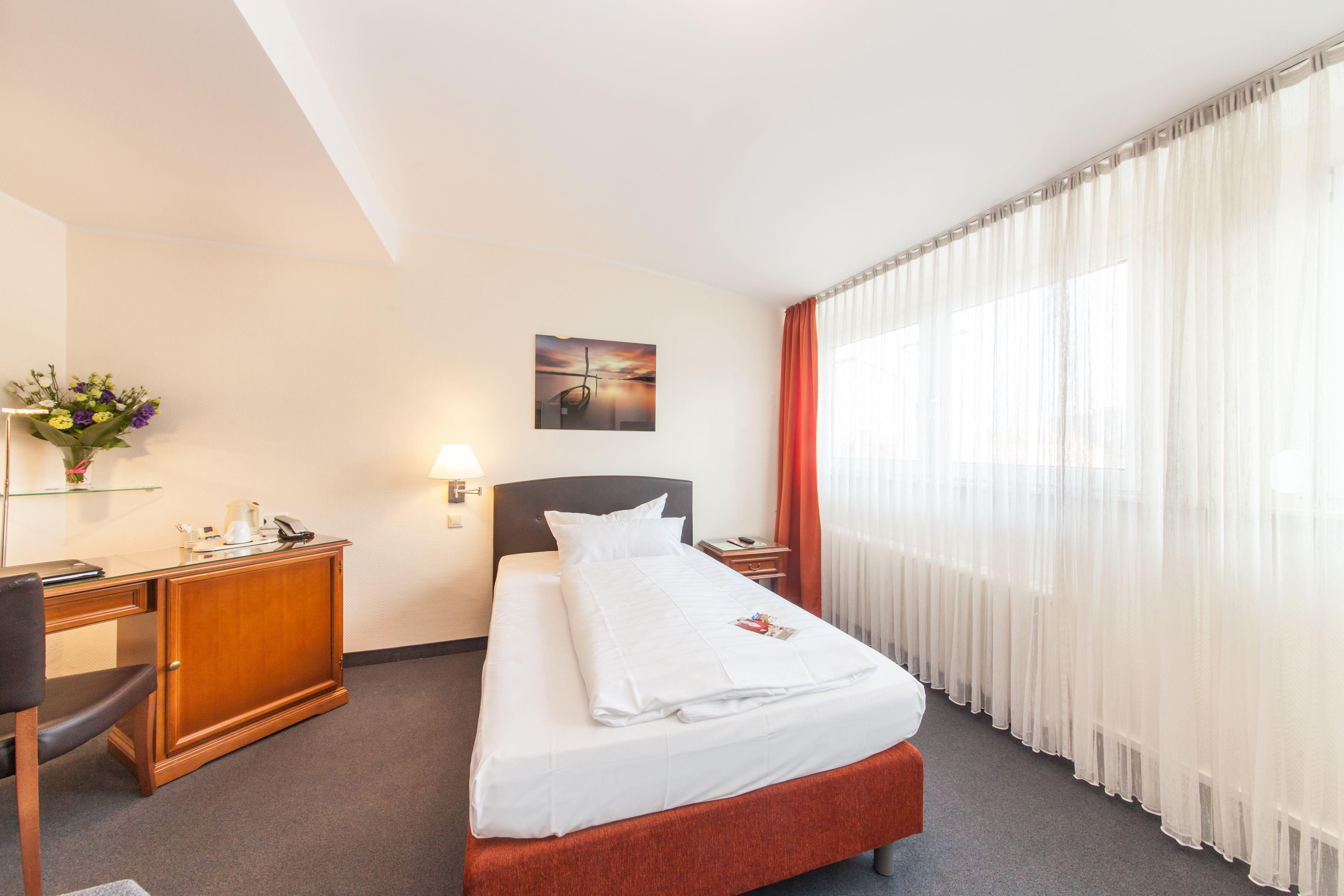 Aparthotel Flora 4*